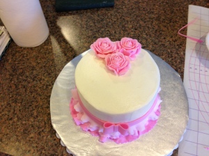 roses on cake